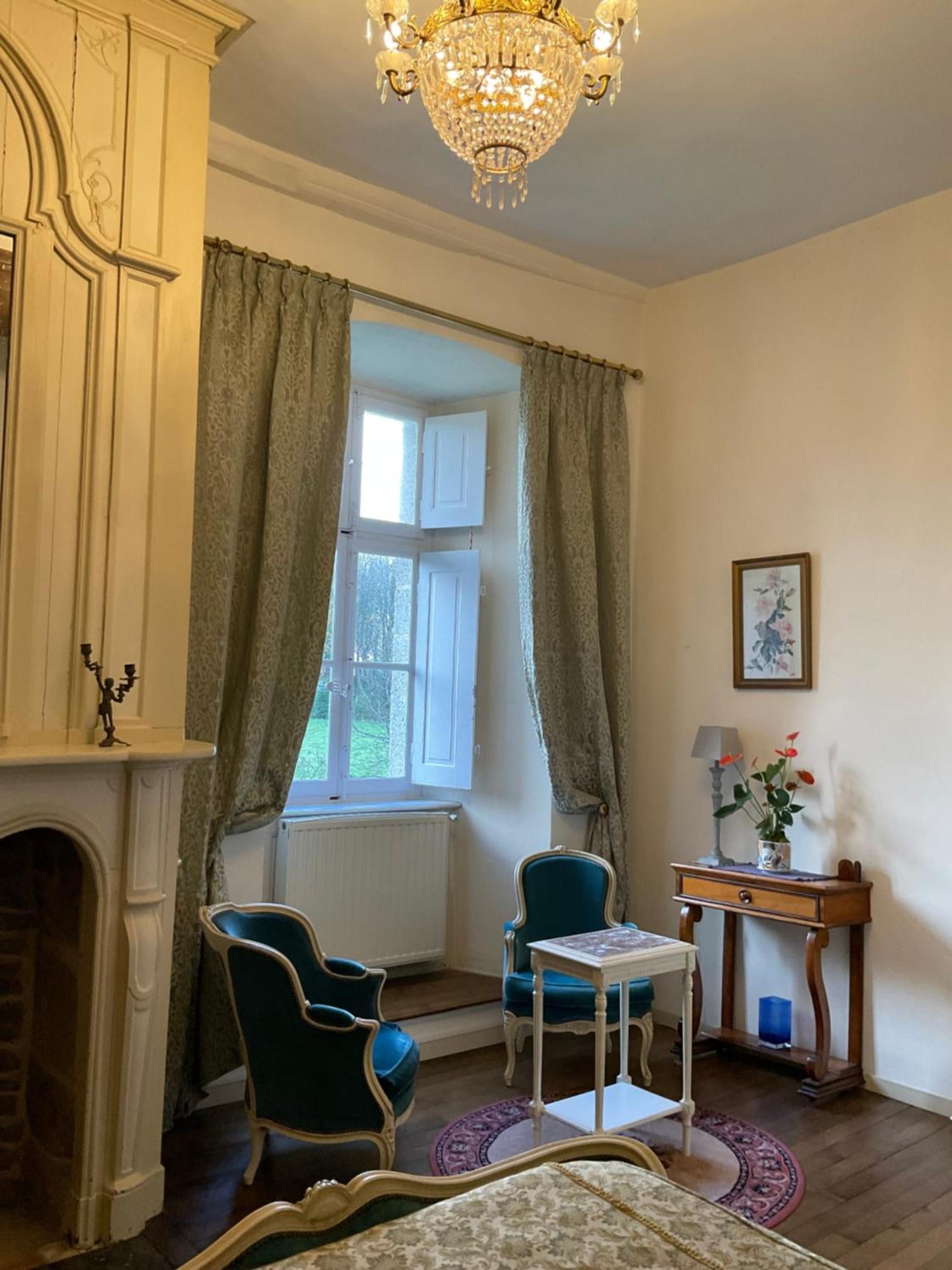 Le Logis D'Equilly Bed & Breakfast Bagian luar foto
